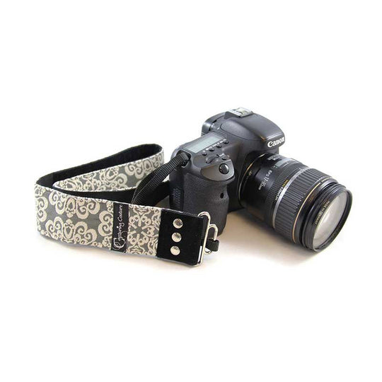 Serenity camera strap in Rock